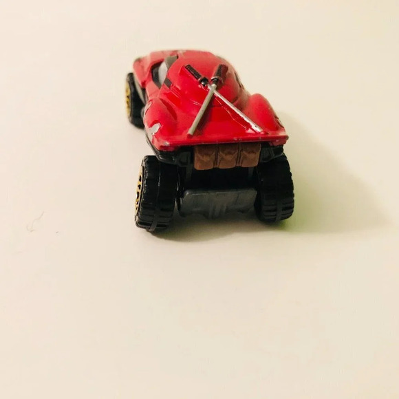 Hot Wheels MOTU Phantastique  Skeletor Diecast and Marvel Deadpool Character Car - Picture 14 of 16